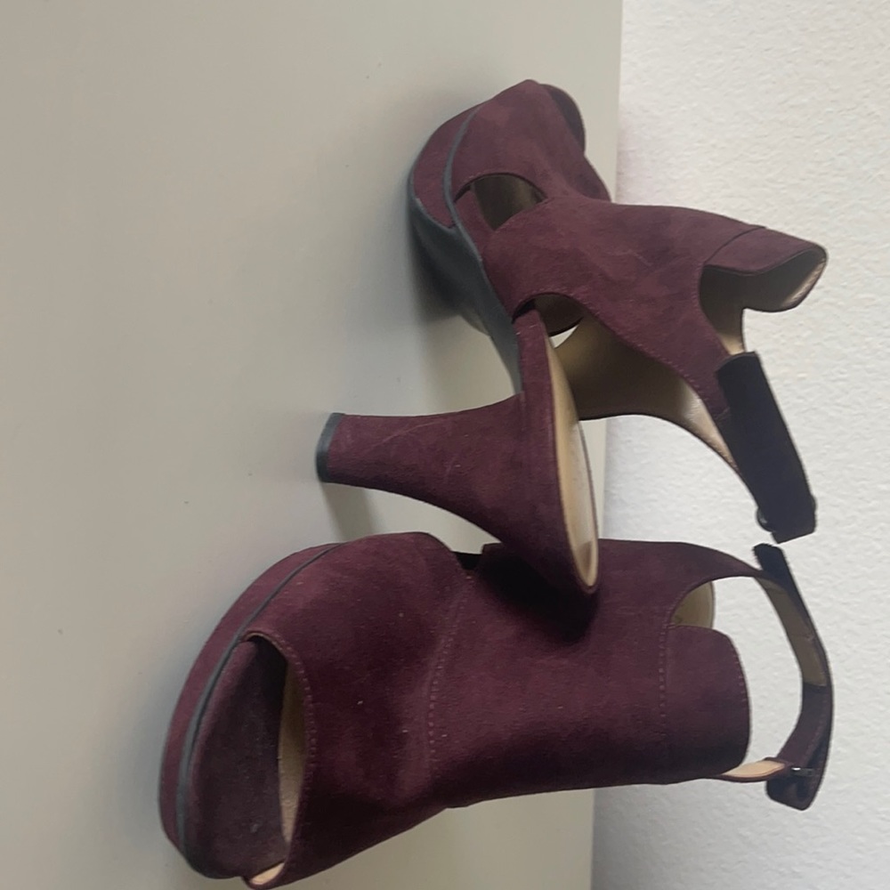 Naturalizer almost new Heels